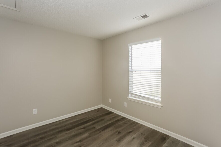 Building Photo - 10424 Brawley Ln