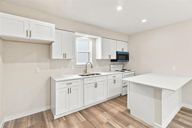 Building Photo - 1504 Coral Cut Off