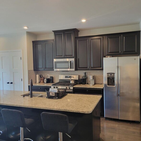 Building Photo - 18109 Red Cedar Rd