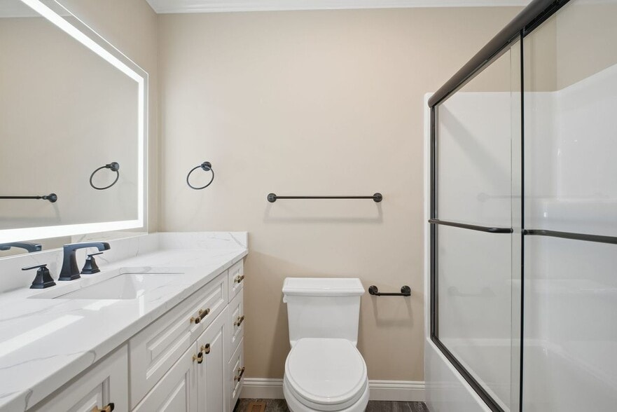 Building Photo - 193 The Meadows