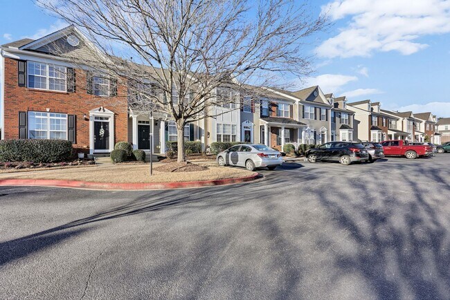 Building Photo - Charming 3 BD - 2.5 BA townhome located so...