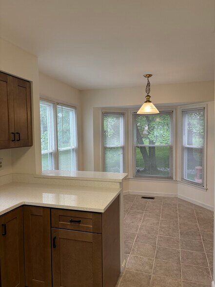 Building Photo - 14208 Greenview Dr