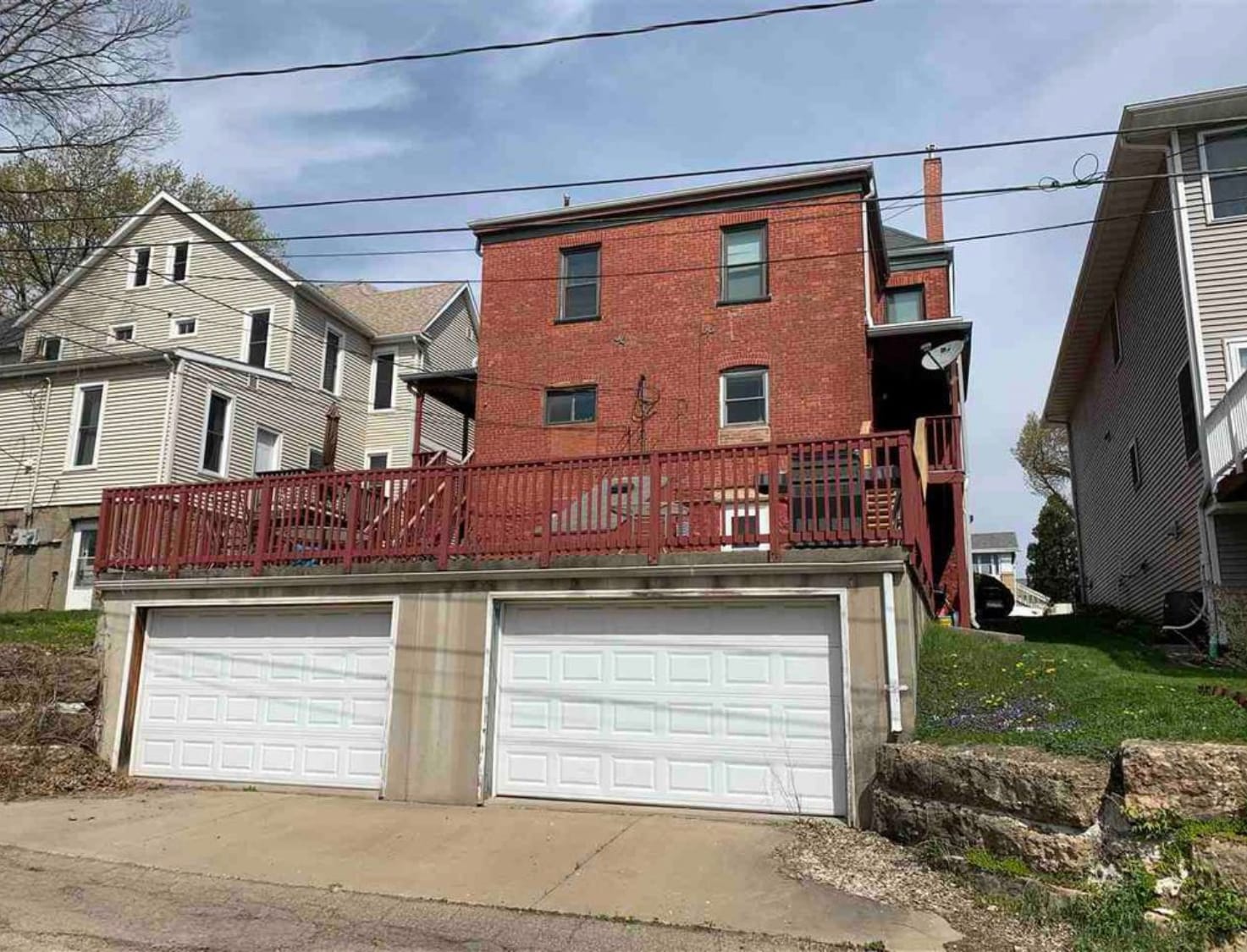 Building Photo - 610 Fenelon Pl