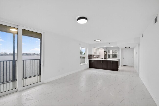 Building Photo - 896 N Federal Hwy