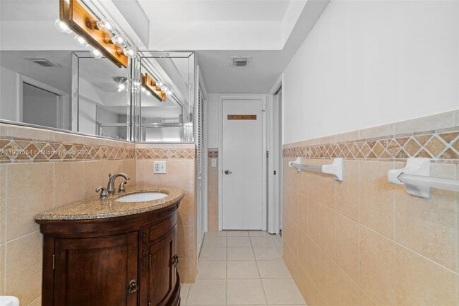 Building Photo - 1175 NE 102nd St