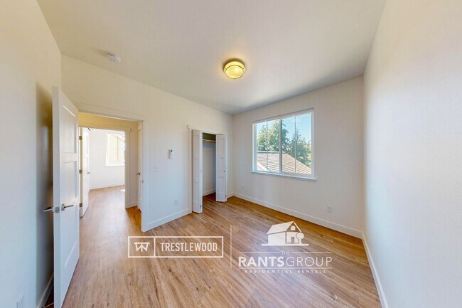 Building Photo - Brand New! Modern Home in Trestlewood – Wh...
