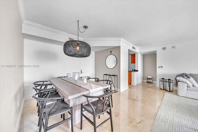 Building Photo - 18911 Collins Ave