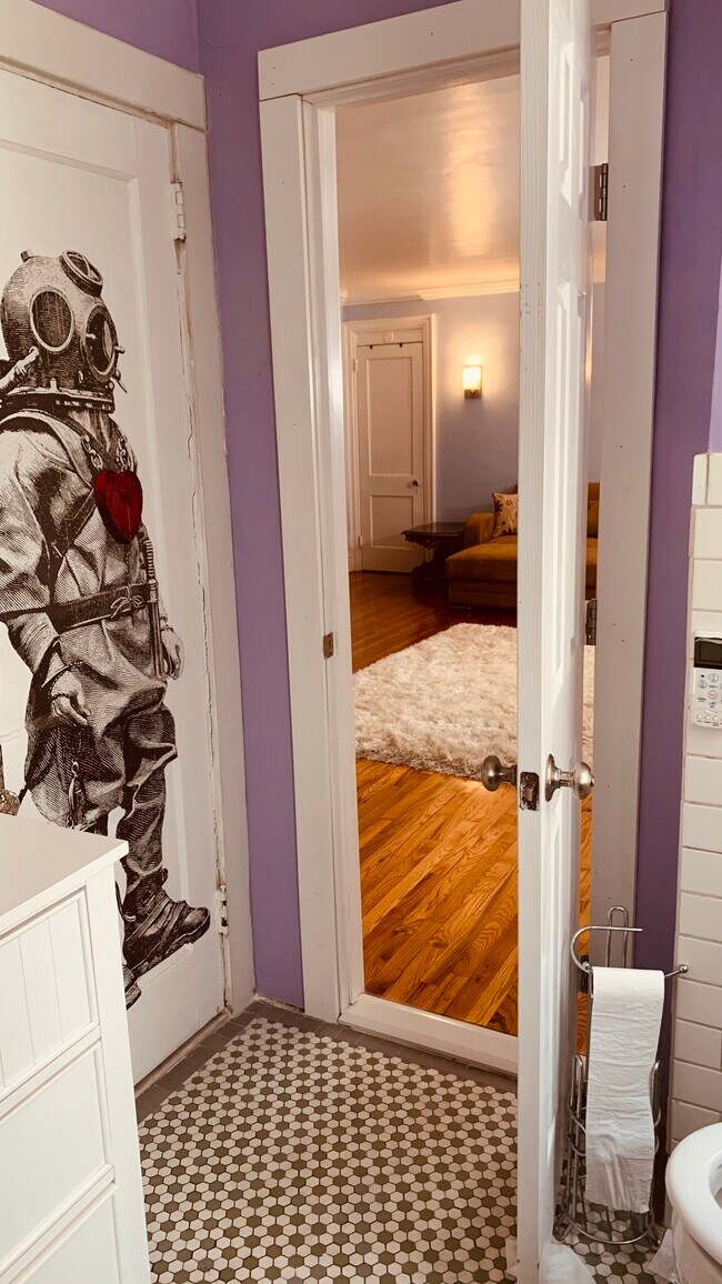 Building Photo - 4625 Pine St