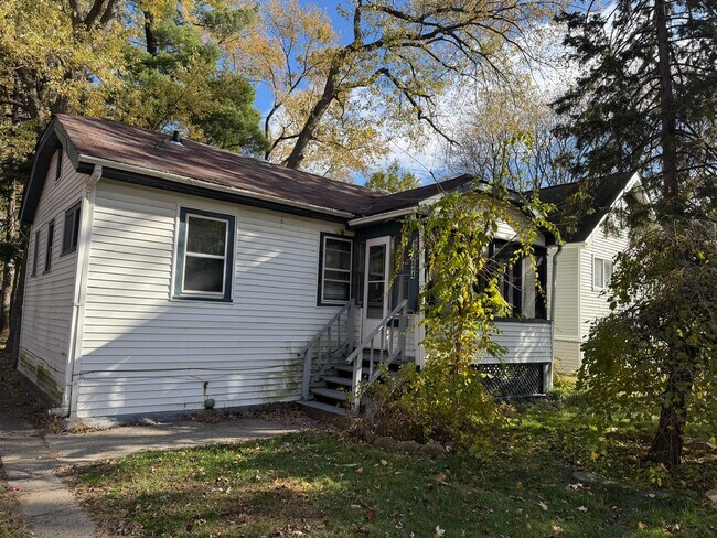 Primary Photo - 19234-19235 Five Pts St