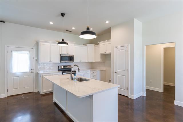 Building Photo - 246 Foxtrot Ln