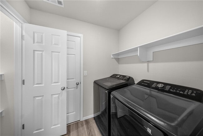 Building Photo - 4404 SW Sackett Ave