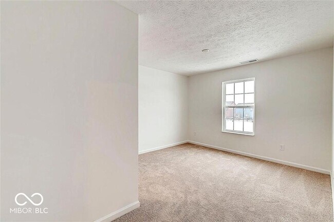 Building Photo - 5296 Maywood Dr