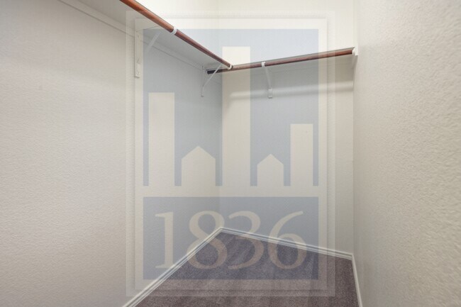 Building Photo - 1040 Chad Lp