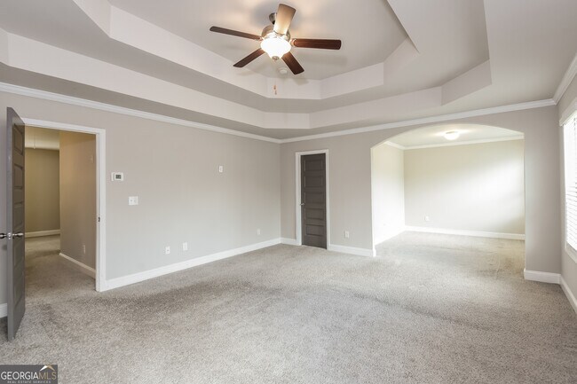 Building Photo - 732 Overlook Gln Dr