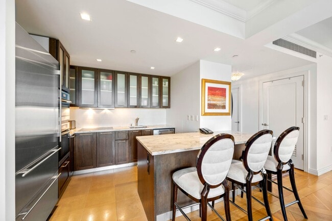 Building Photo - 160 Central Park S