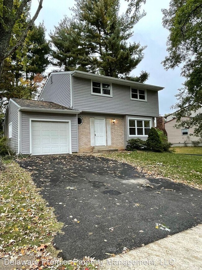 Primary Photo - 4 br, 1.5 bath House - 402 Darwin Drive