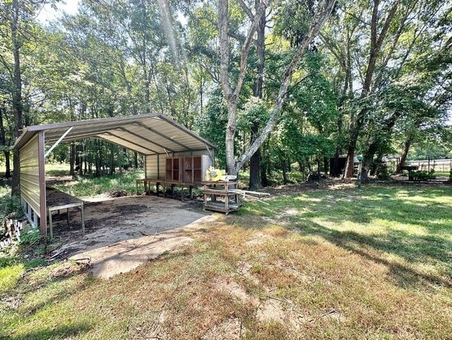 Building Photo - Coming Soon! Show Stopping Home in Flint!