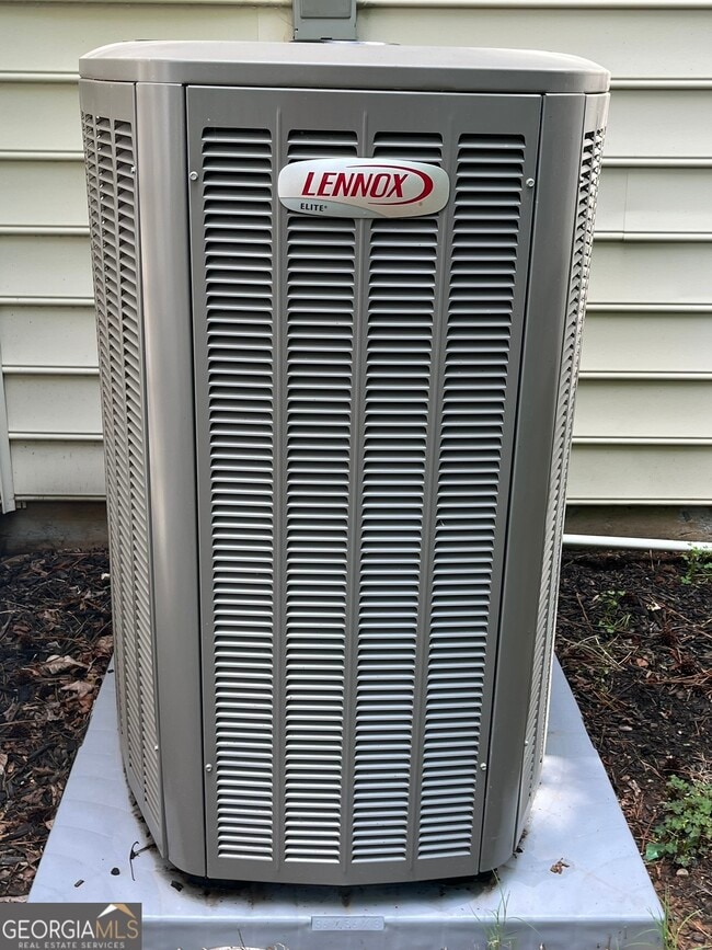 Building Photo - 10055 Lauren Hall Ct