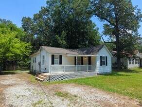 Building Photo - East Ridge 2 Bedroom House