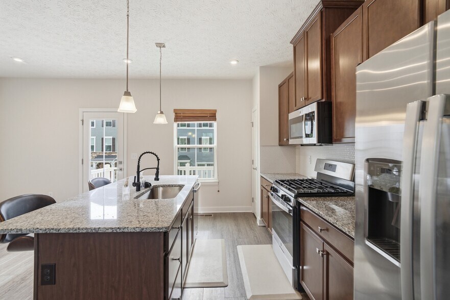Building Photo - 9 Wentworth Ln
