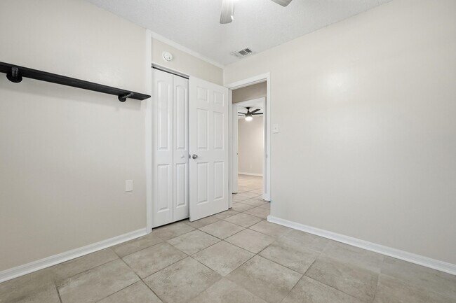 Building Photo - 20 Kohler Dr