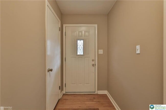 Building Photo - 900 Mine Lane Rd