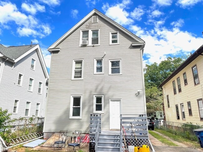 Building Photo - 394 Shelton Ave