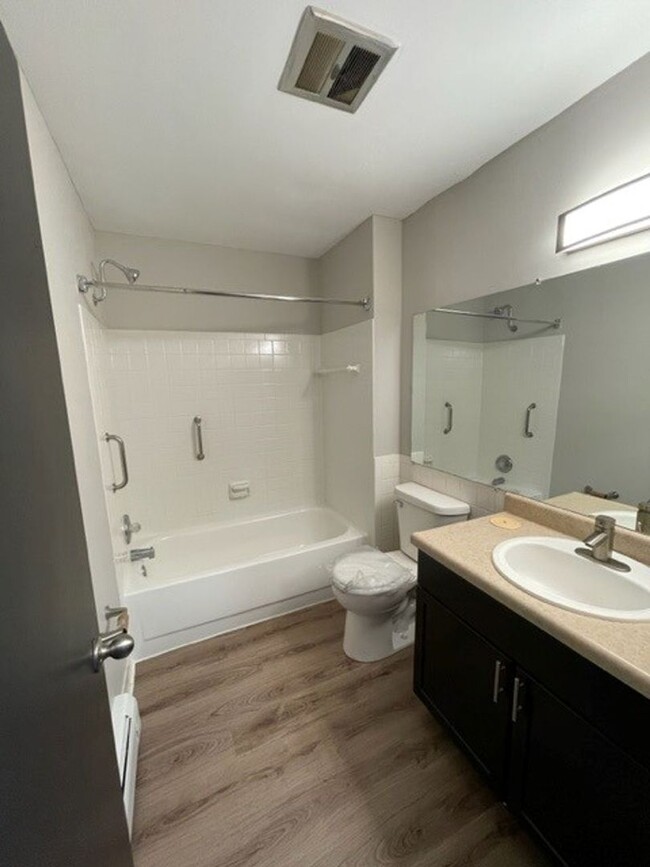 Interior Photo - Kensington Place Apartments