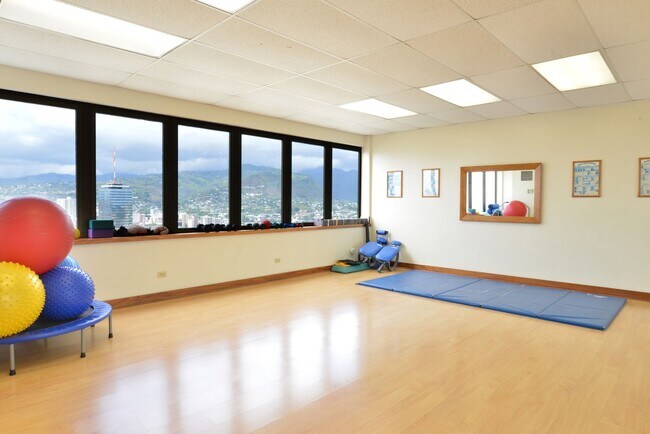 Building Photo - Remodeled One Bedroom One Bath at Villa on...