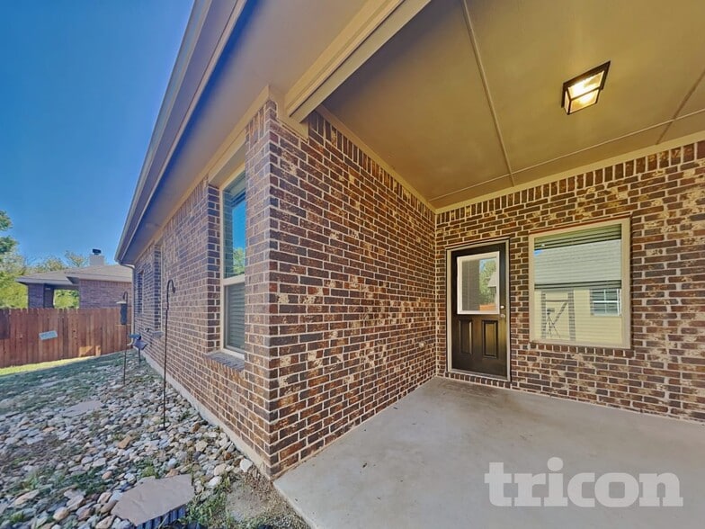 Building Photo - 1304 Glen Ct