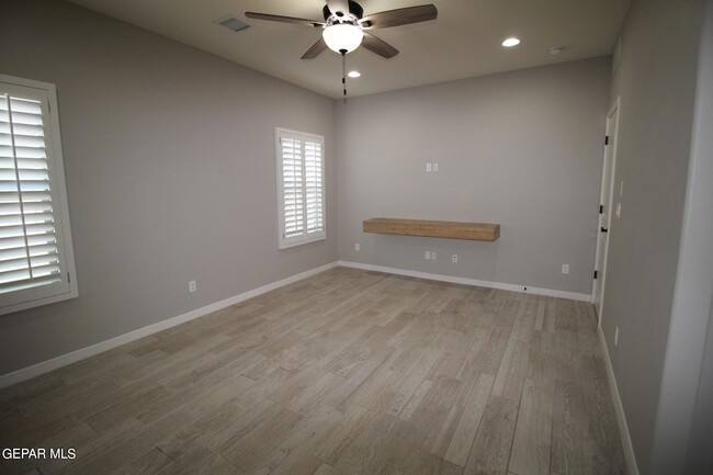 Building Photo - 509 Cedarwood Ave