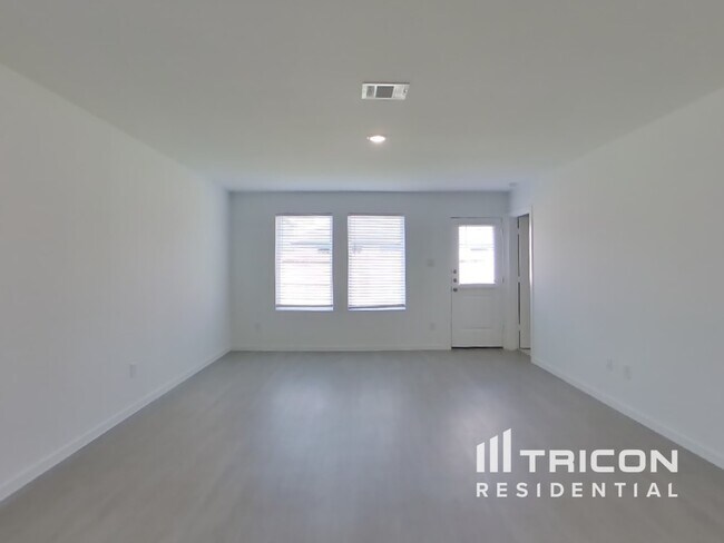 Building Photo - 3009 fantasy Terrace Dr
