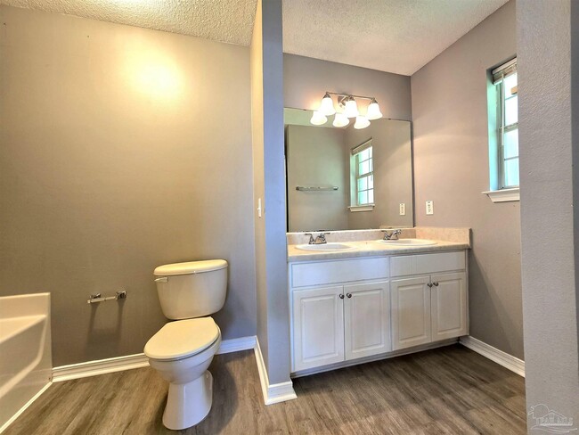Building Photo - 6718 Fort Deposit Dr