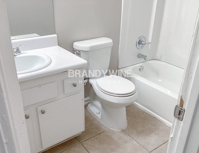 Building Photo - 289 Montego Cir