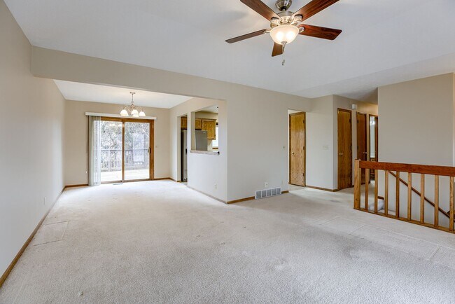 Building Photo - Millard 3 Bedroom!!