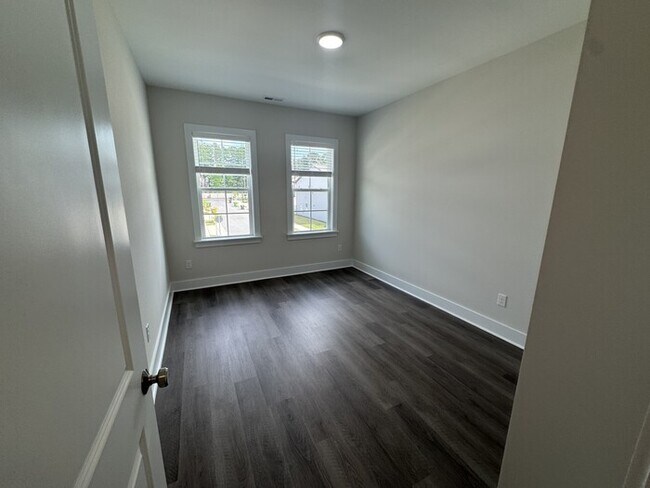 Building Photo - 3 Bed 2.5 Bath Brand New Townhome