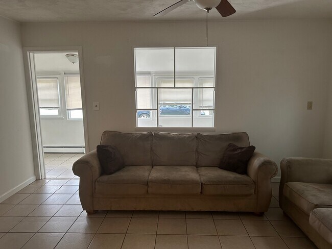 Building Photo - 507 Barton Ave