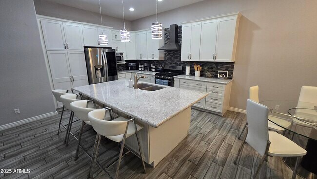 Building Photo - 17591 W Dahlia Dr