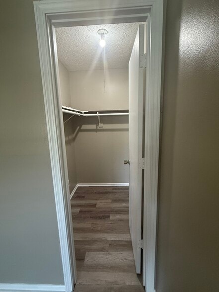 Living Room Closet - 2317 Yewells Lndg N