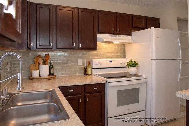 Building Photo - 6003 Oleander Dr