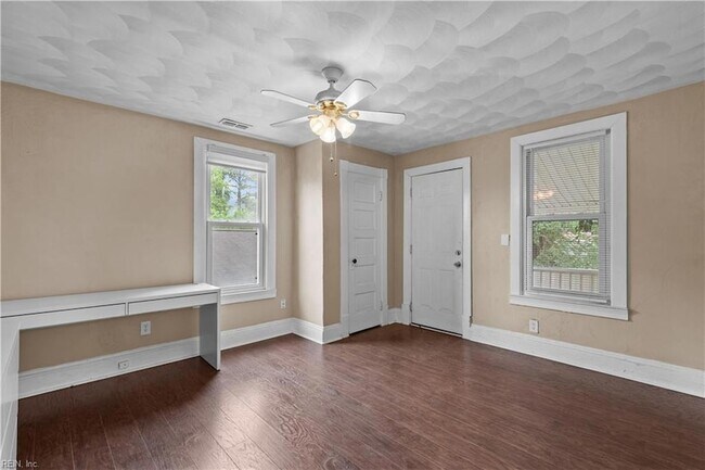 Building Photo - 635 W 29th St