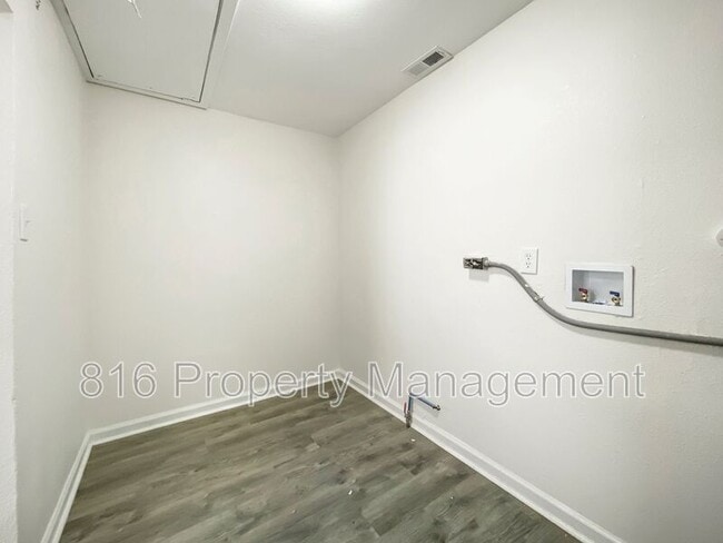 Building Photo - 5205 Locust Ave