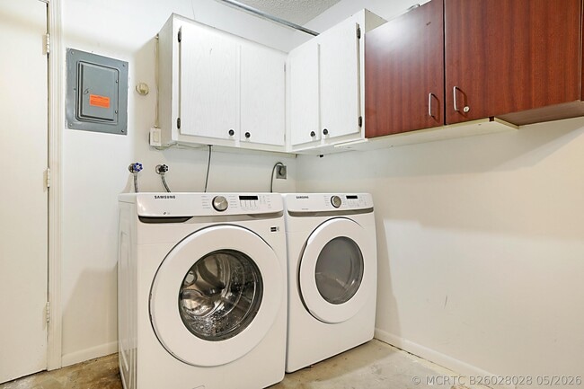 Building Photo - 9593 Richmond Cir