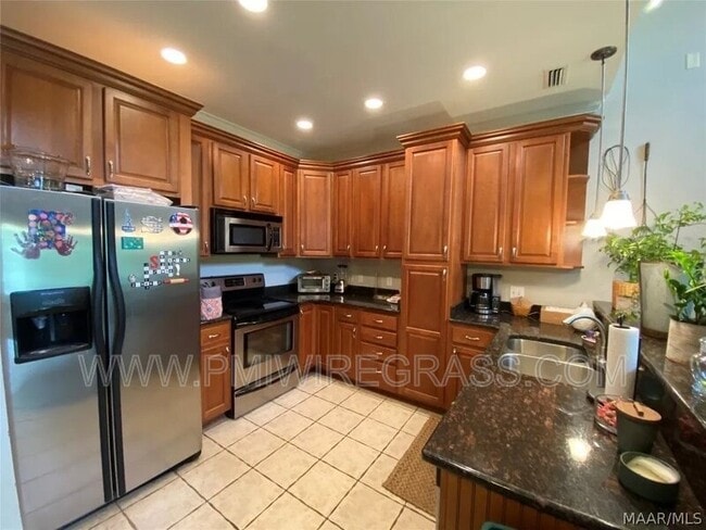 Building Photo - 225 Charleston Dr