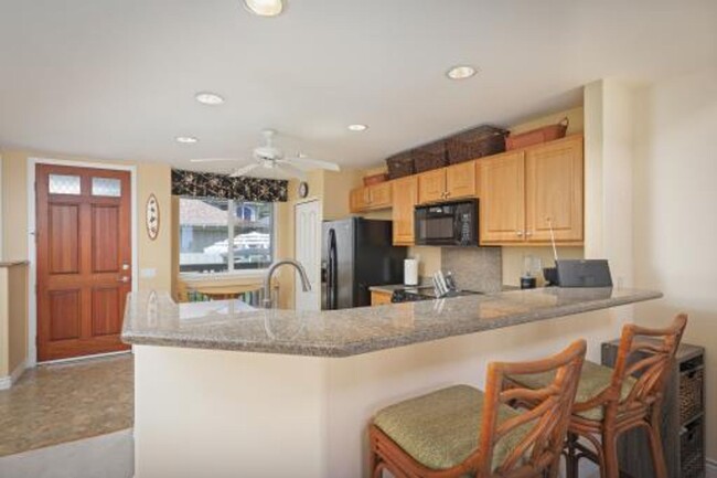 Building Photo - Alii Cove - Furnished 2 Bedroom + Den / 2 ...