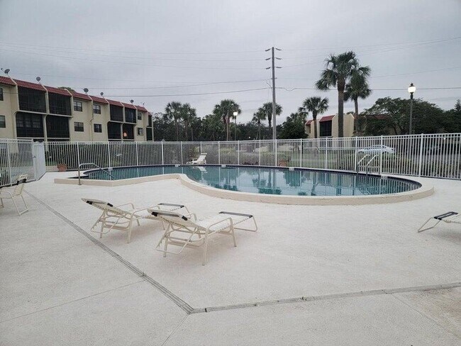 Building Photo - 2050 Oleander Blvd
