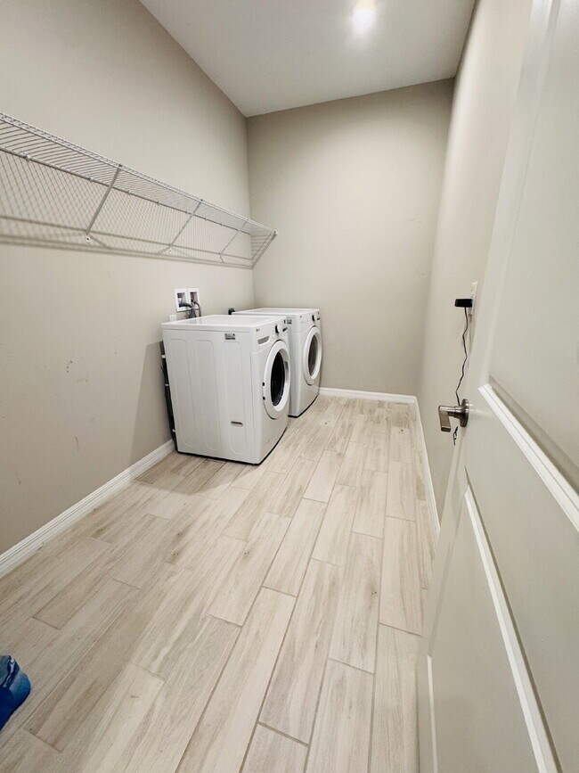 Building Photo - Welcome to your dream home in the highly d...