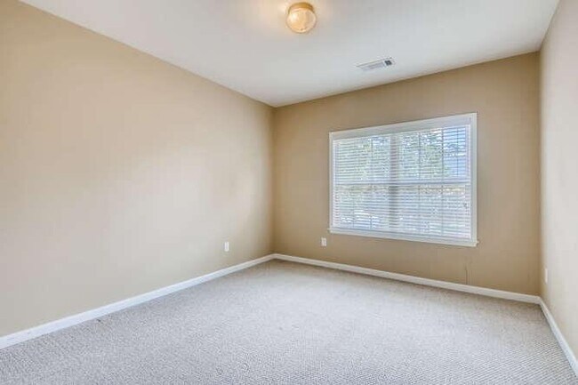 Building Photo - 934 Urban Ash Ct