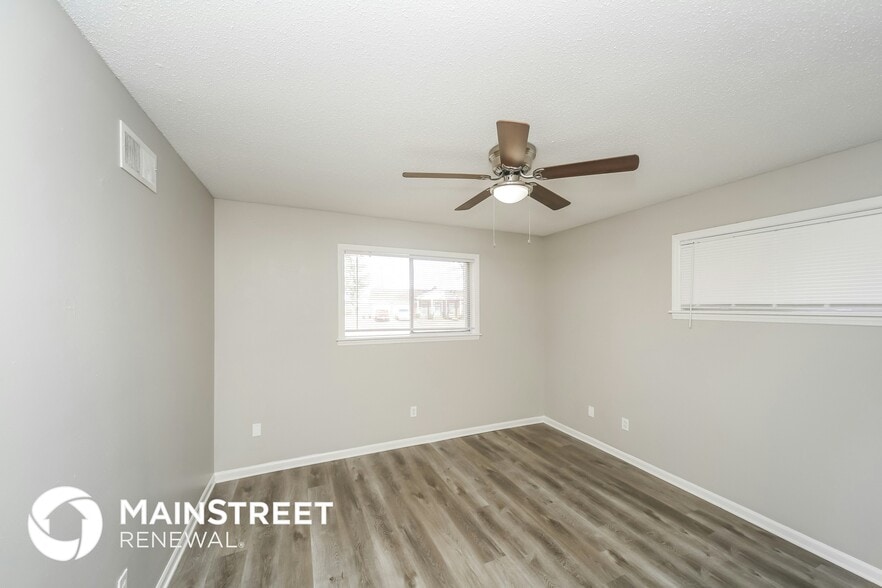 Building Photo - 8553 Chesterfield Dr