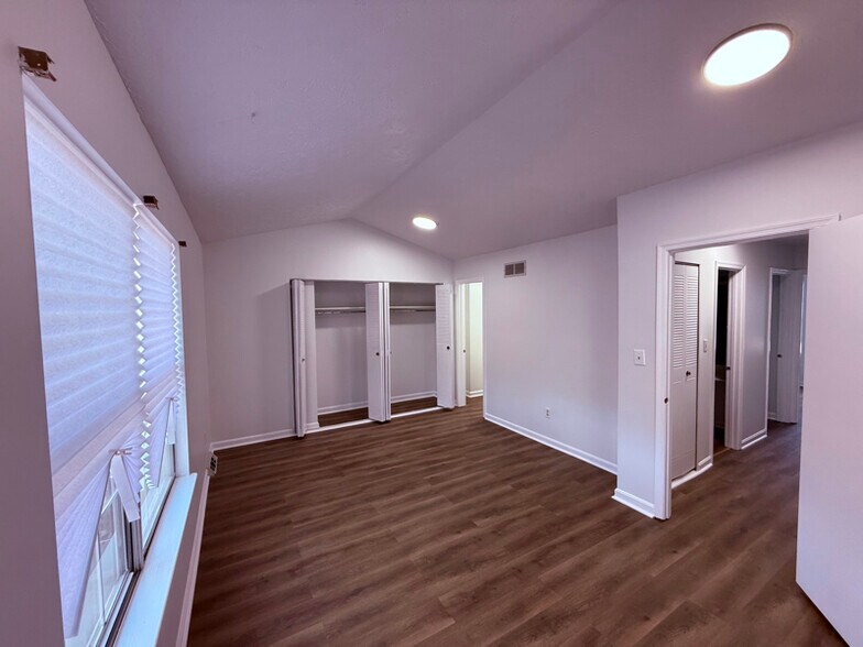 Building Photo - 2916 Carlyle Ct